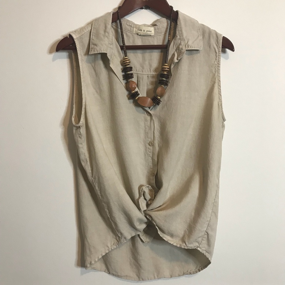 ✨Anthropologie cloth and stone tan button up tank